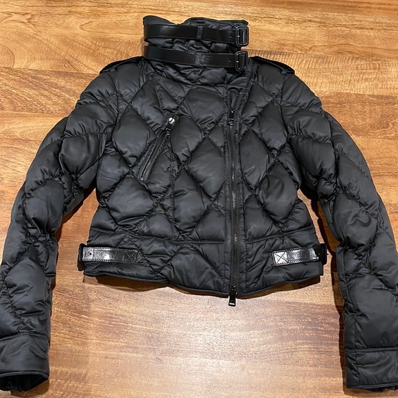 Stunning crop Burberry quilted and leather accents jacket - Picture 1 of 10